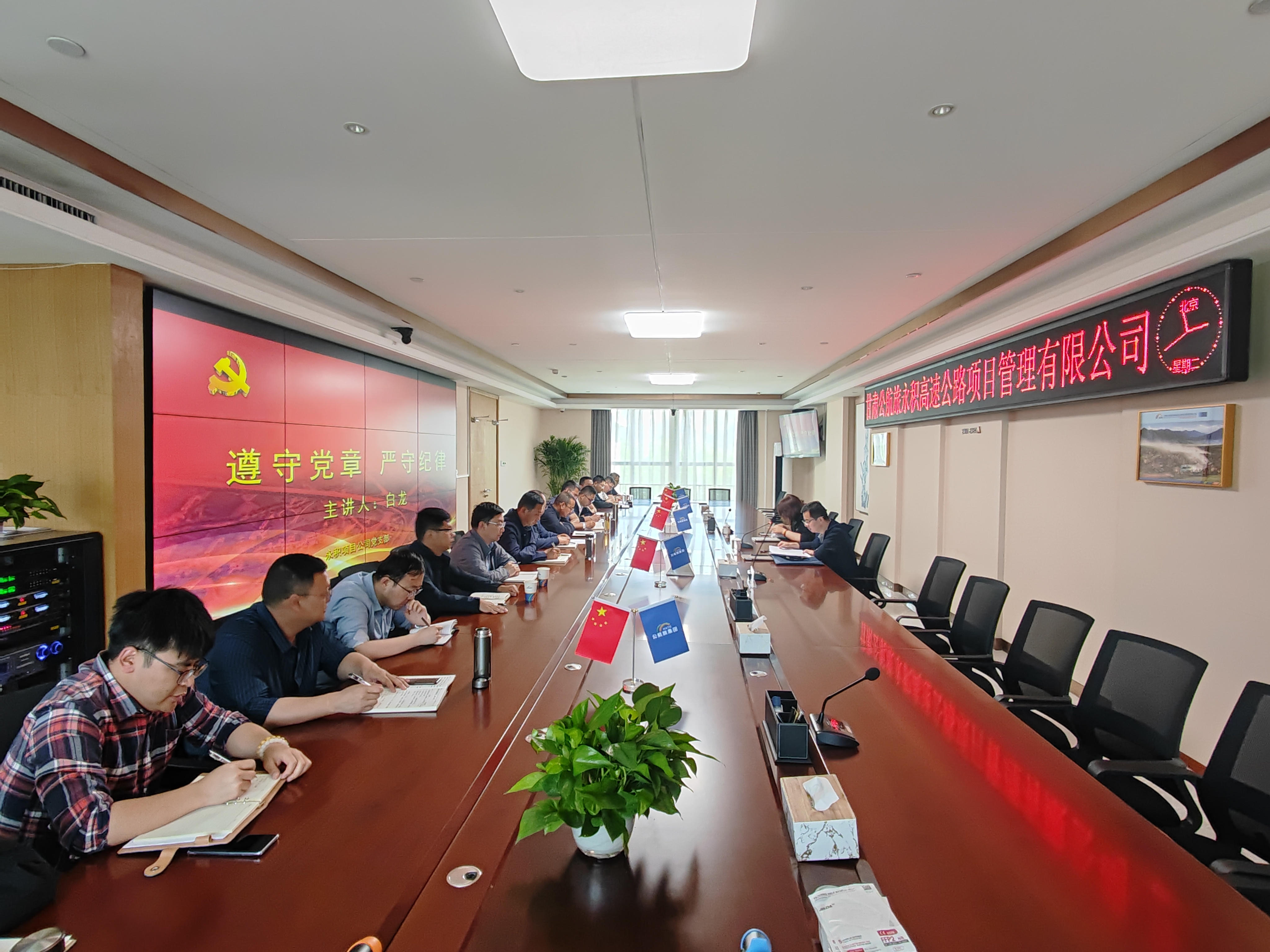 f33f361e10f5df82328f56a9aa3c037(1).jpg f33f361e10f5df82328f56a9aa3c037(1).jpg