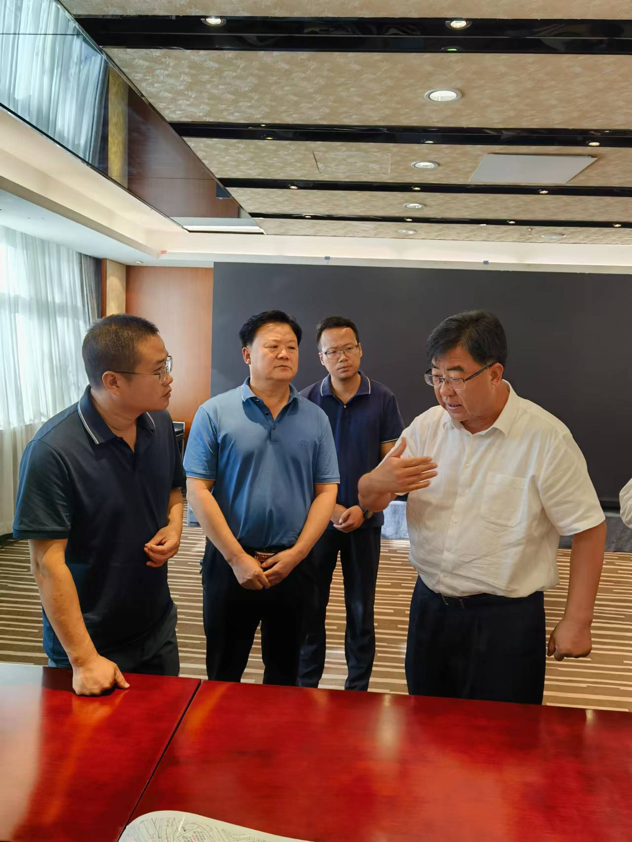 照片.jpg 照片.jpg